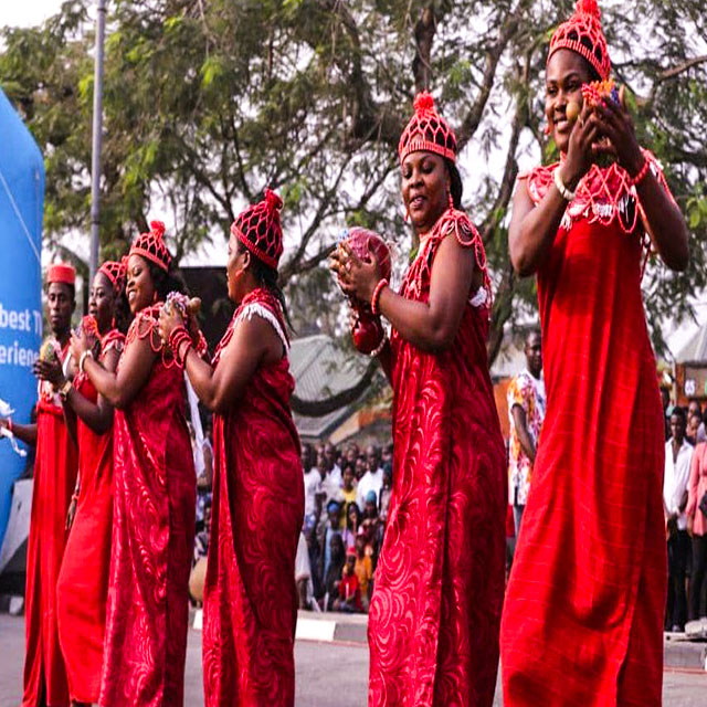 Edo Women dancing